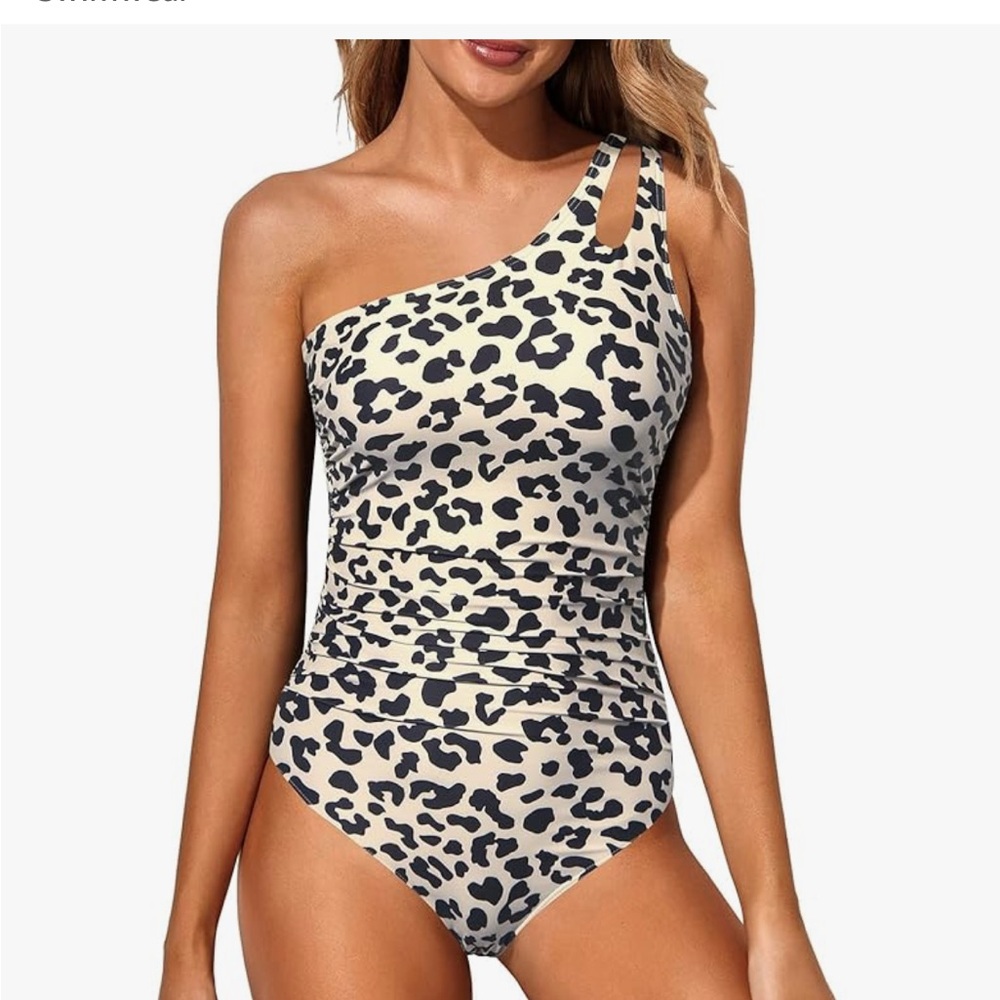 Leopard Print One-Shoulder Swimsuit
